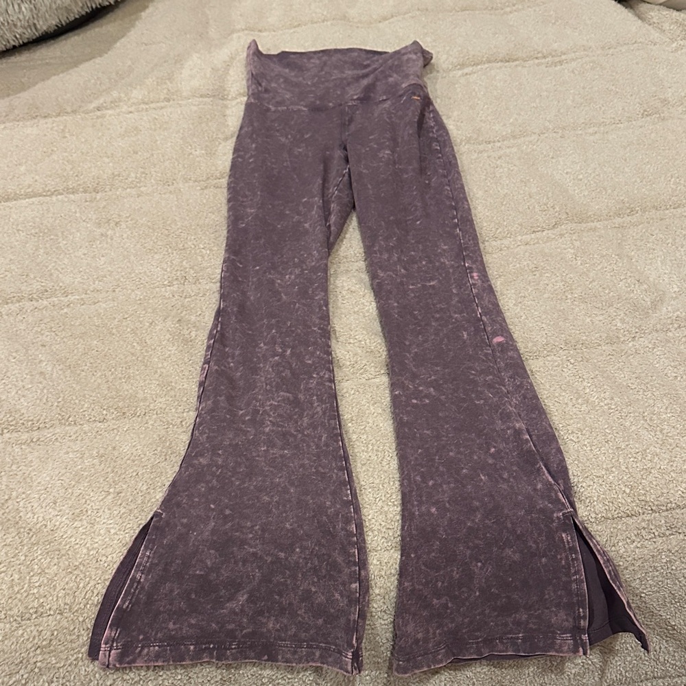 PINK Victoria's Secret Marbled Purple Leggings